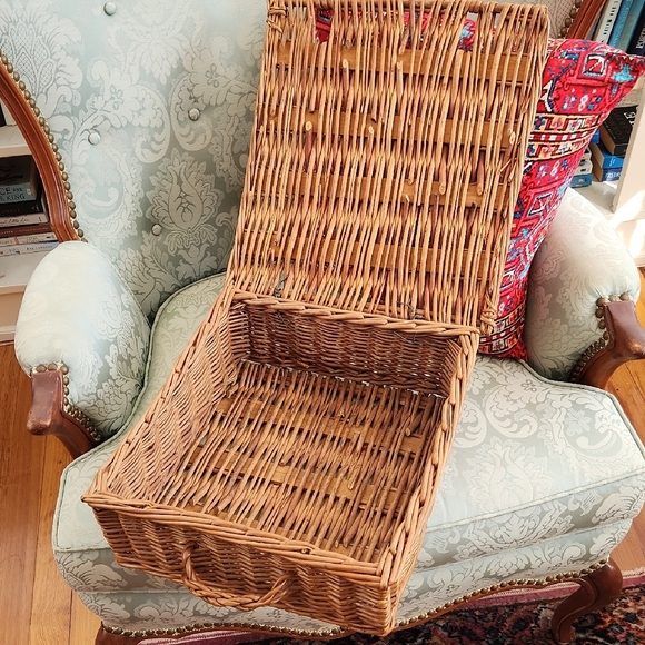 Vintage Wicker Picnic/Sewing Basket - Picture 2 of 5
